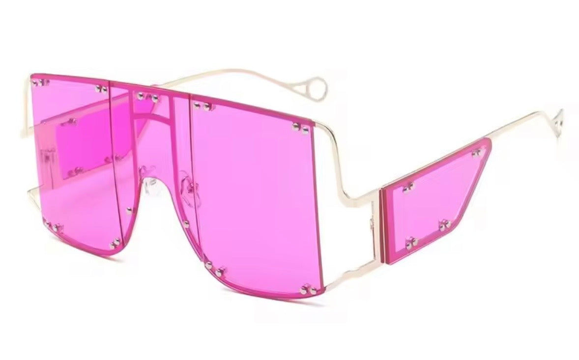 Oversized fashionable glasses